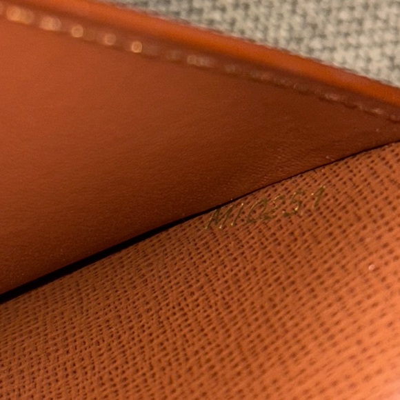 Louis Vuitton Victorine Wallet Monogram - Picture 5 of 6